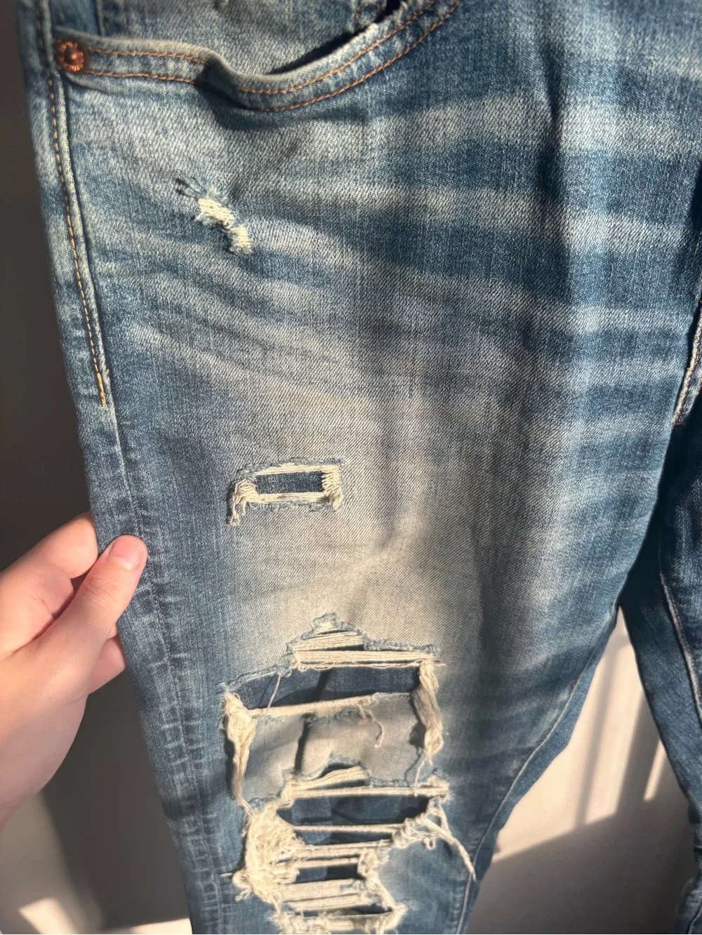 American Eagle Outfitters Men's Light Blue Ripped Skinny Jeans Size 32x30